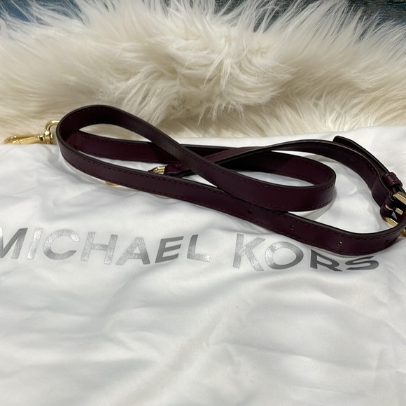 Michael Kors Diamond Grommet Selma Satchel - Picture 9 of 9